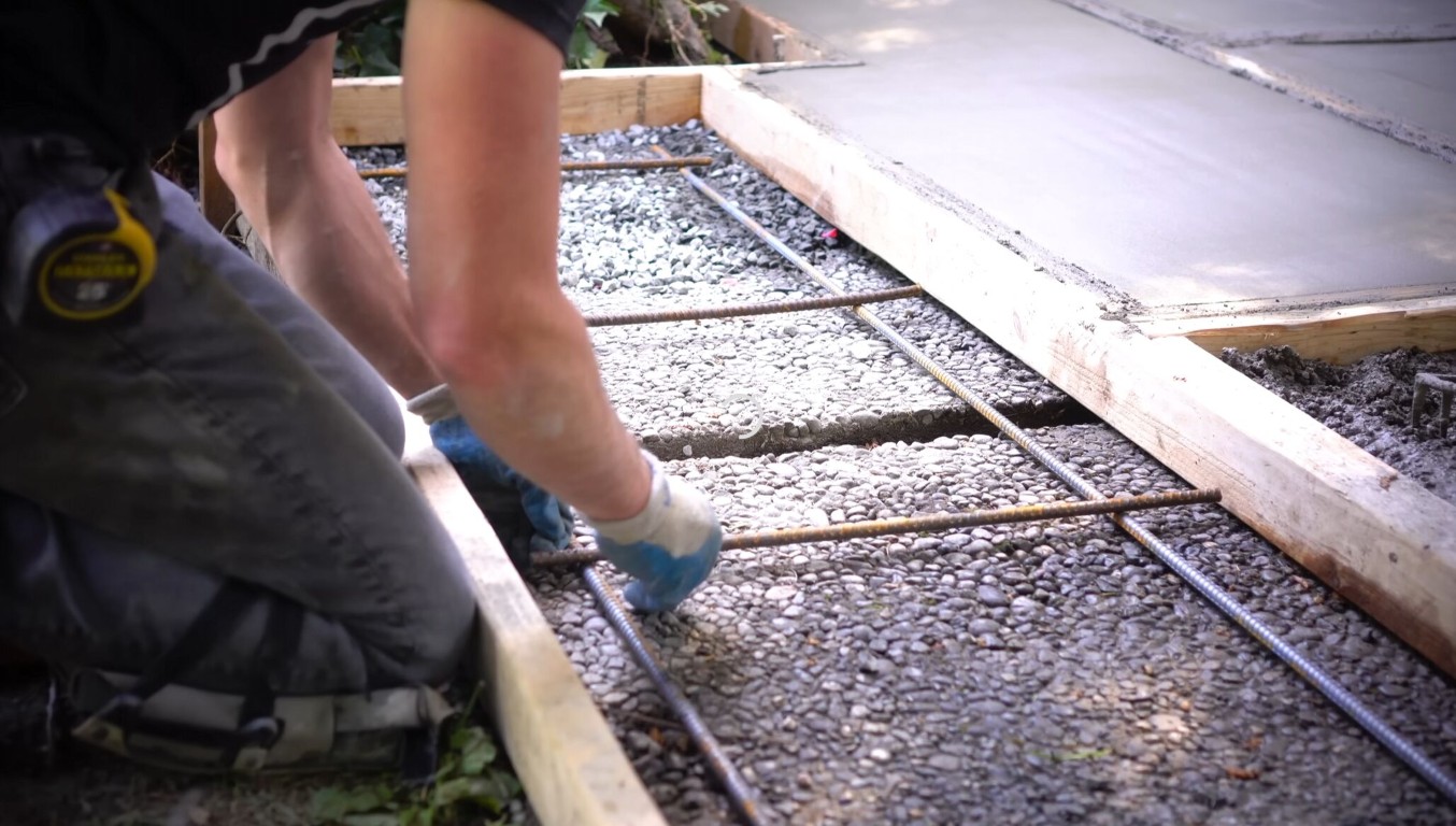 Detailed rebar placement and base preparation for long-lasting concrete in Mount Juliet